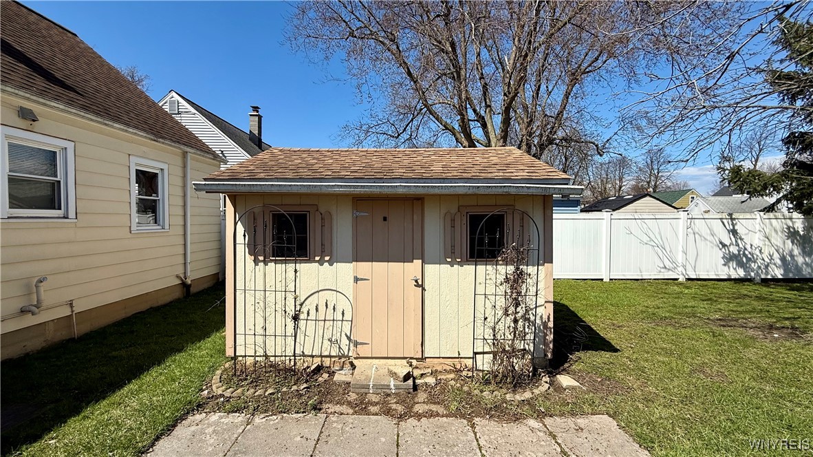 64 Ladner Avenue, Buffalo, New York image 20