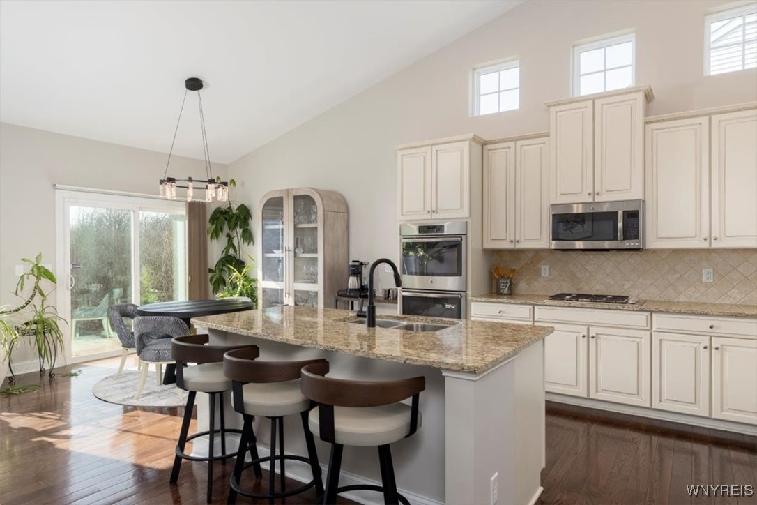 11 Sonnet Drive, Orchard Park, New York image 4