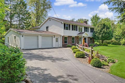 Homes For Sale - 2137 Grover Road<br/> Erie County, Aurora, NY 14170