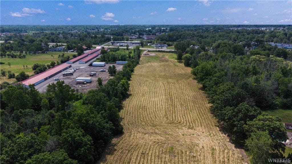 Photo of 2557 Niag Falls Boulevard N, Wheatfield, NY 14304 (MLS # B1703722)