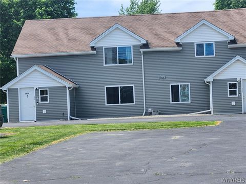 Photo of 5834 S Transit Road, Lockport Town, NY 14094 (MLS # B1684809)