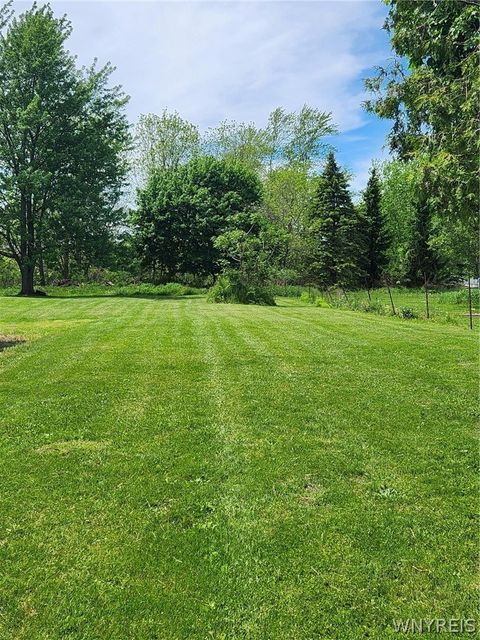 Tiny photo for 5834 S Transit Road, Lockport Town, NY 14094 (MLS # B1684809)