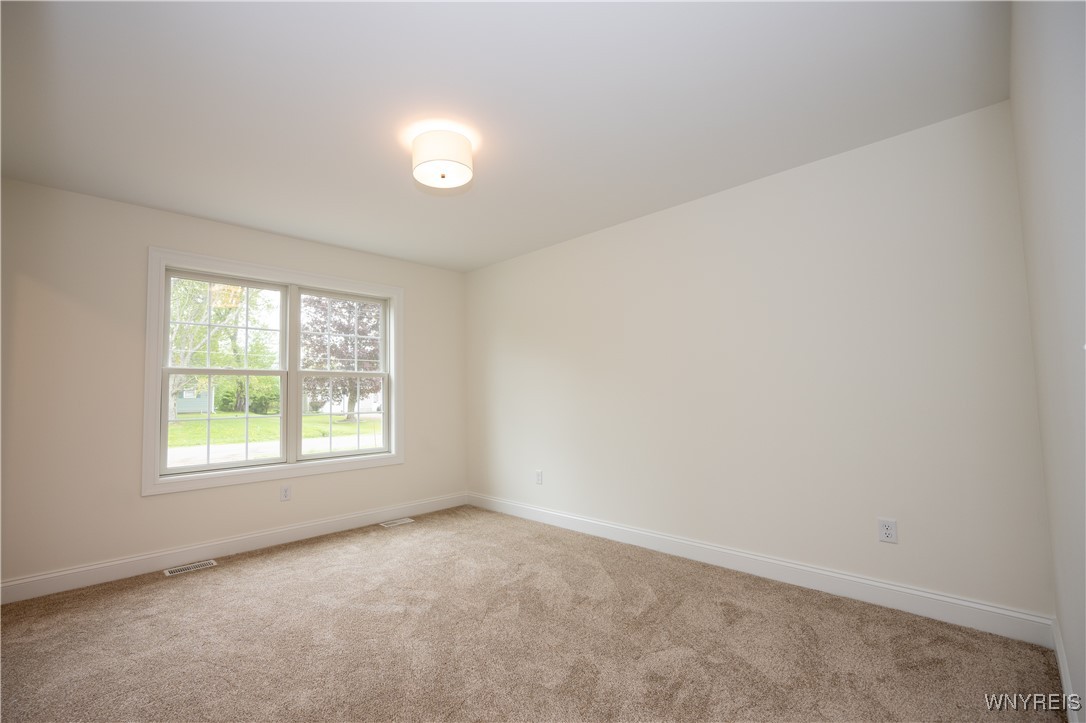 2536 Beverly Drive, Eden, New York image 11