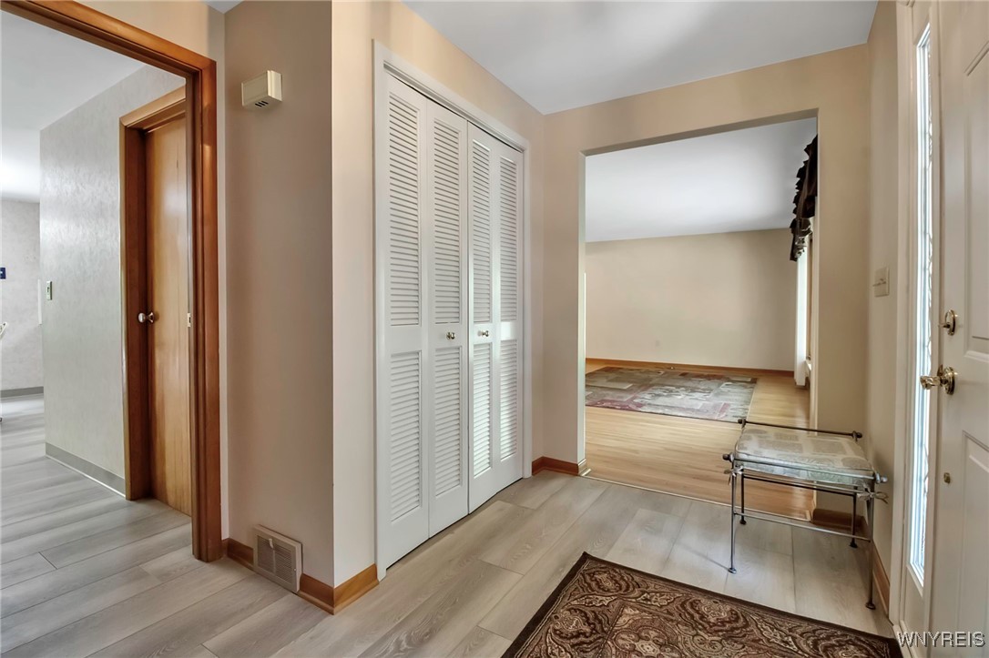 22 Forsythia Court, Orchard Park, New York image 15