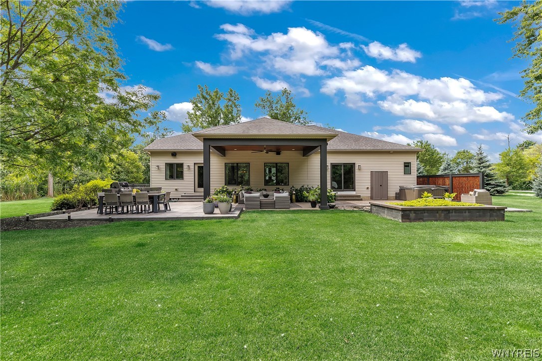 574 N Ellicott Creek Rd