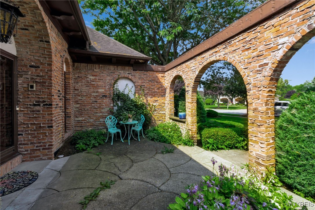 88 Crestwood Lane