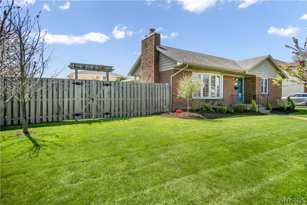 Photo of 521 Thorncliff Road, Tonawanda, NY 14223 (MLS # B1679342)