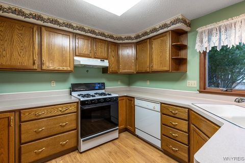 Tiny photo for 2194 Woodsfield Drive, Hamburg, NY 14085 (MLS # B1648738)