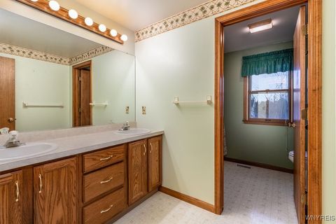 Tiny photo for 2194 Woodsfield Drive, Hamburg, NY 14085 (MLS # B1648738)