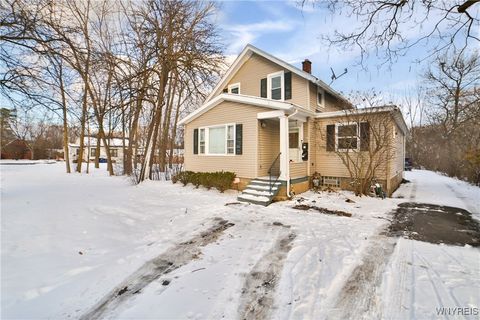 Photo of 4821 Harlem Road, Amherst, NY 14226 (MLS # B1654031)