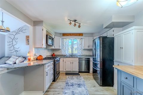 Tiny photo for 4788 Mapleton Road, Pendleton, NY 14094 (MLS # B1648676)