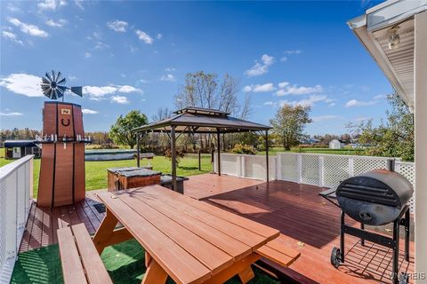 Tiny photo for 4788 Mapleton Road, Pendleton, NY 14094 (MLS # B1648676)