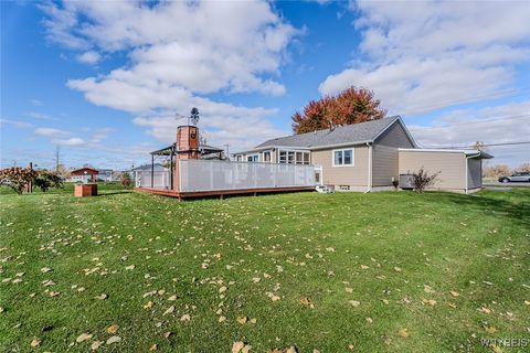 Tiny photo for 4788 Mapleton Road, Pendleton, NY 14094 (MLS # B1648676)