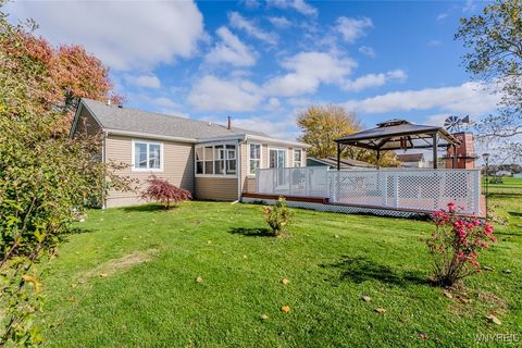 Tiny photo for 4788 Mapleton Road, Pendleton, NY 14094 (MLS # B1648676)