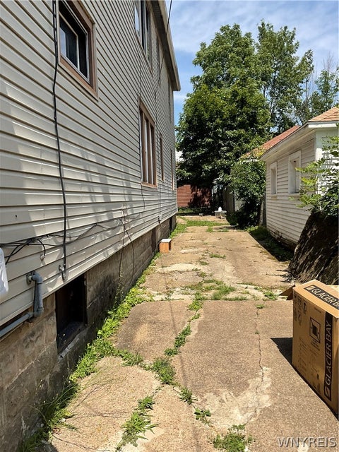 Tiny photo for 11 Eckhert Street, Buffalo, NY 14207 (MLS # B1706360)