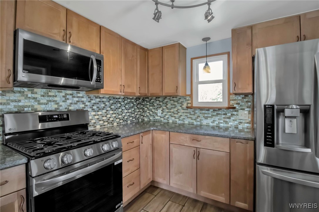 172 S Huxley Drive, Cheektowaga, New York image 5