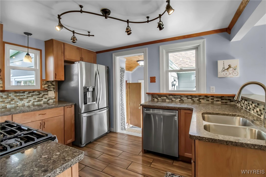 172 S Huxley Drive, Cheektowaga, New York image 4