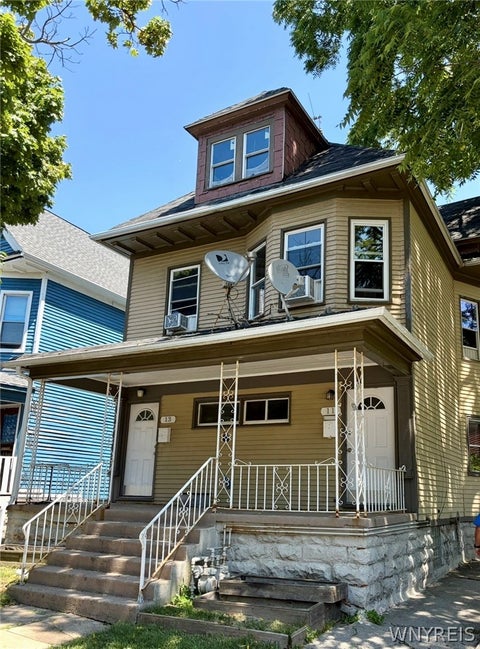 Photo of 13 Hoyt Street, Buffalo, NY 14213 (MLS # B1725606)