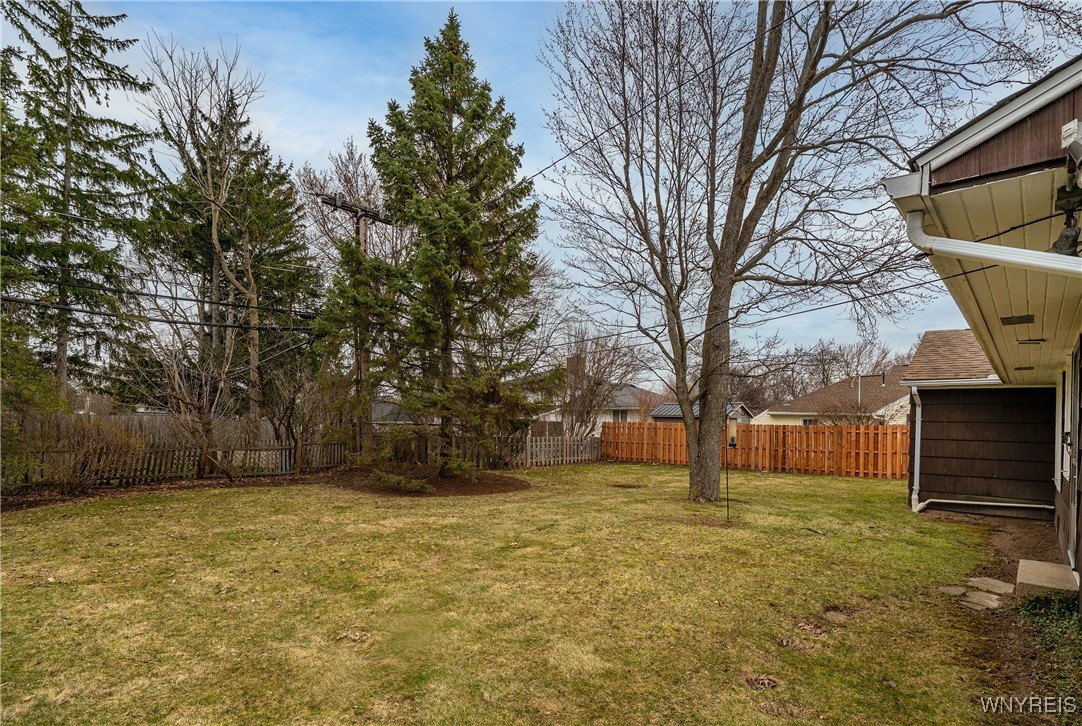 100 Briar Row Lane, Amherst, New York image 29