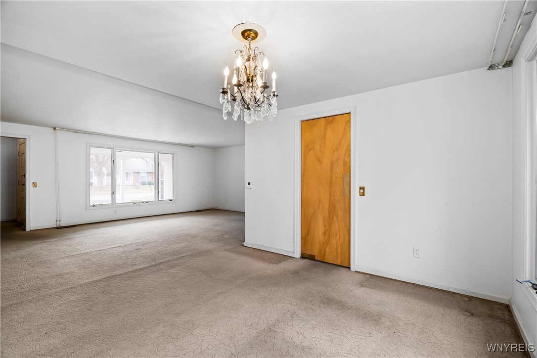 100 Briar Row Lane, Amherst, New York image 9