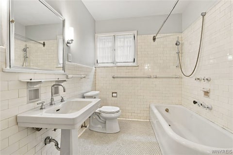 Tiny photo for 26 Soldiers Place, Buffalo, NY 14222 (MLS # B1723274)
