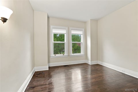 Tiny photo for 26 Soldiers Place, Buffalo, NY 14222 (MLS # B1723274)