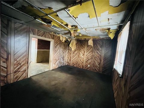 Tiny photo for 25 N Central Avenue #E, Buffalo, NY 14212 (MLS # B1634136)