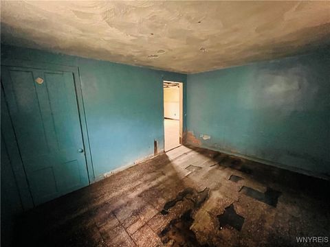 Tiny photo for 25 N Central Avenue #E, Buffalo, NY 14212 (MLS # B1634136)