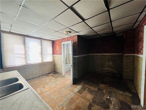 Tiny photo for 25 N Central Avenue #E, Buffalo, NY 14212 (MLS # B1634136)