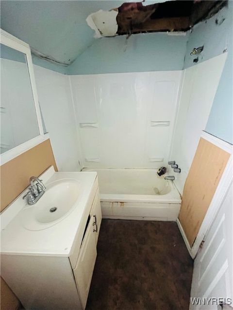 Tiny photo for 25 N Central Avenue #E, Buffalo, NY 14212 (MLS # B1634136)