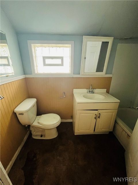 Tiny photo for 25 N Central Avenue #E, Buffalo, NY 14212 (MLS # B1634136)