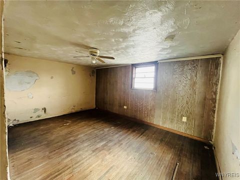 Tiny photo for 25 N Central Avenue #E, Buffalo, NY 14212 (MLS # B1634136)