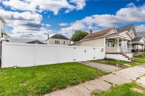 Tiny photo for 25 N Central Avenue #E, Buffalo, NY 14212 (MLS # B1634136)