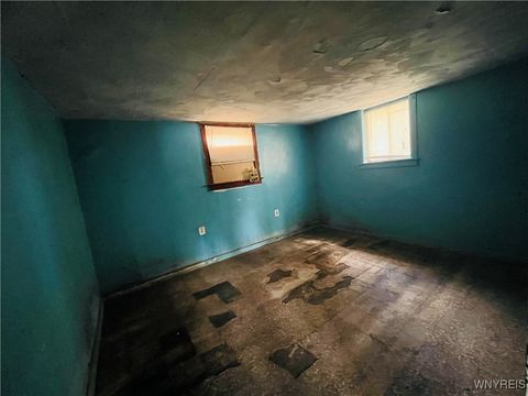 Tiny photo for 25 N Central Avenue #E, Buffalo, NY 14212 (MLS # B1634136)
