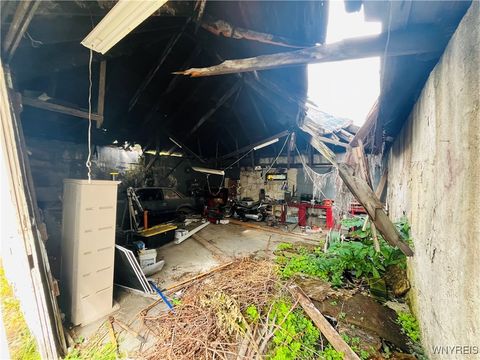 Tiny photo for 25 N Central Avenue #E, Buffalo, NY 14212 (MLS # B1634136)