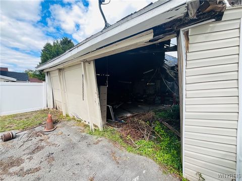 Tiny photo for 25 N Central Avenue #E, Buffalo, NY 14212 (MLS # B1634136)