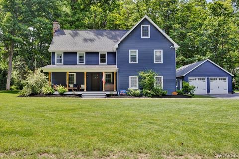 Homes For Sale - 205 Elmhurst Drive<br/> Erie County, Orchard Park, NY 14127