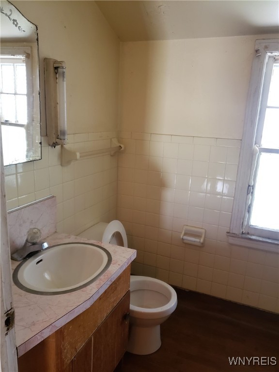 Buffalo, New York 14215, United States, 3 Bedrooms Bedrooms, ,1 BathroomBathrooms,Residential,Pending,239742