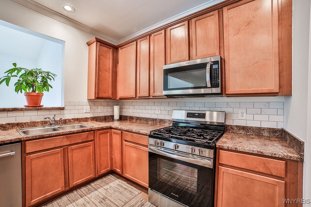 5042 Woodway Court, Hamburg, New York image 20