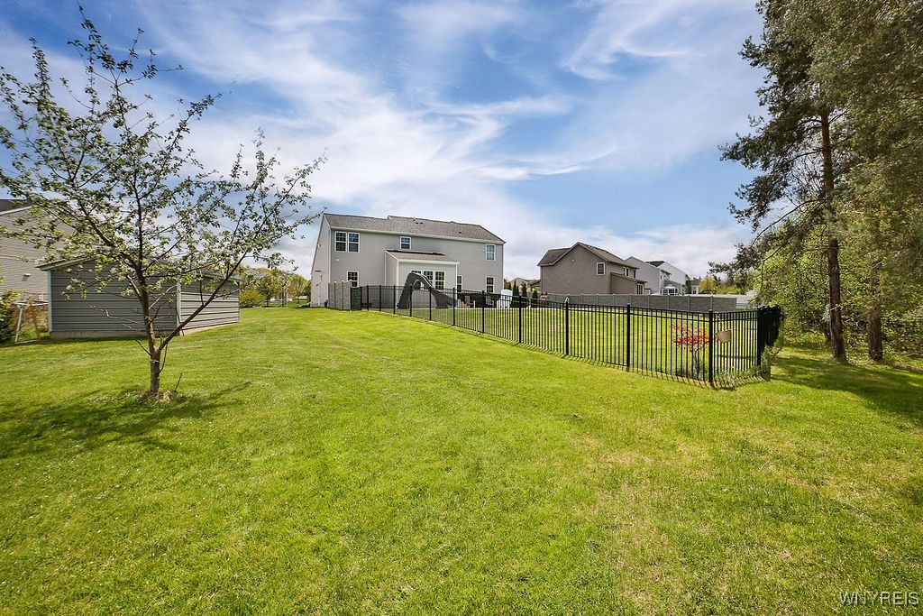 5042 Woodway Court, Hamburg, New York image 8
