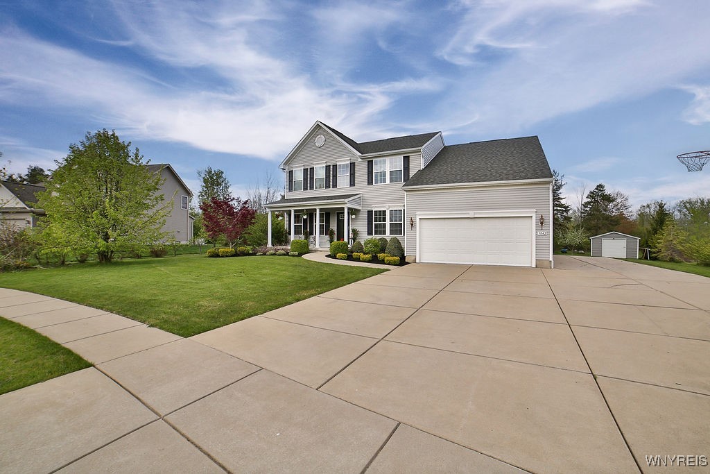 5042 Woodway Court, Hamburg, New York image 1
