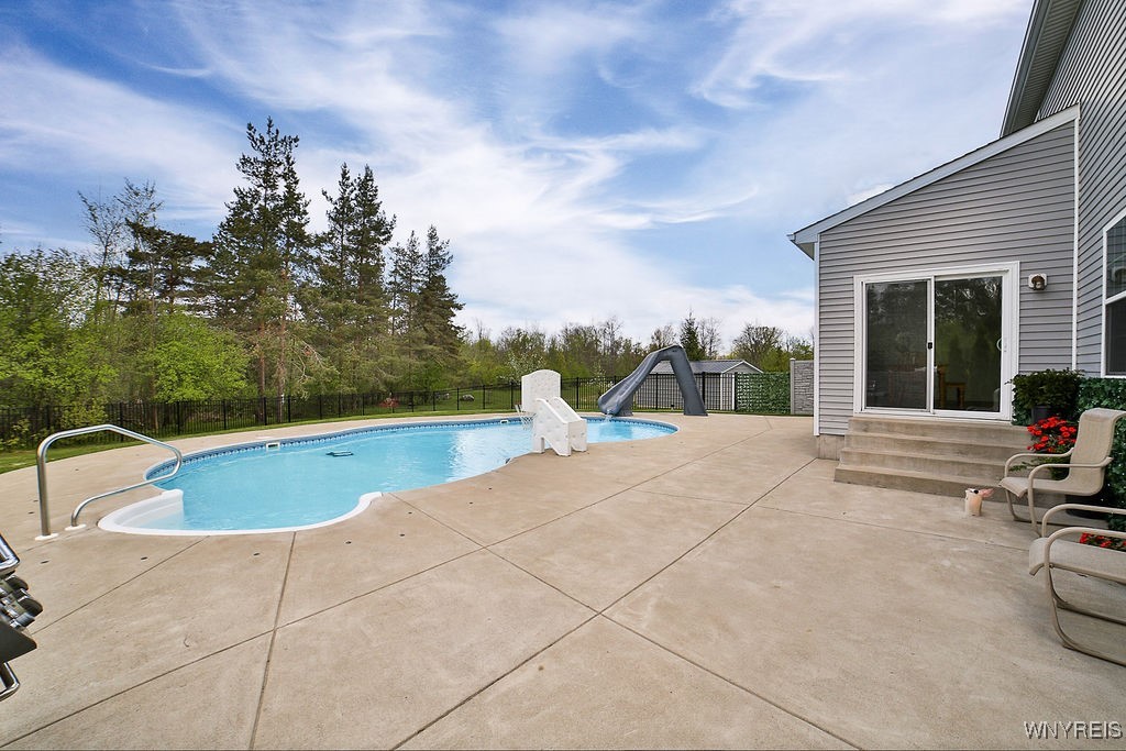 5042 Woodway Court, Hamburg, New York image 12