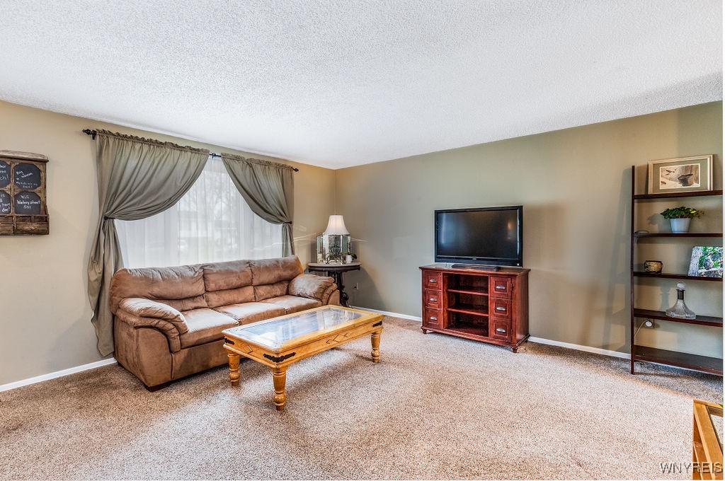 285 Tracey Lane, Grand Island, New York image 9