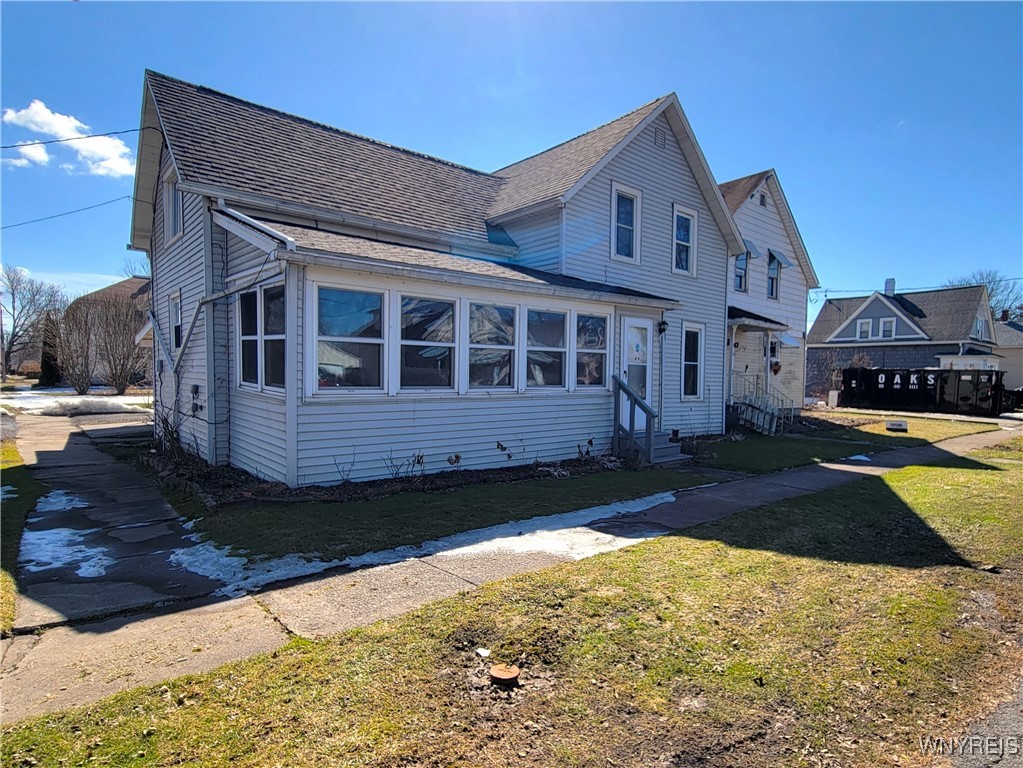 49 Stenzil Street, North Tonawanda, New York image 2
