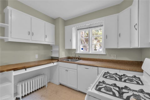 Tiny photo for 69 W Northrup Place, Buffalo, NY 14214 (MLS # B1705943)