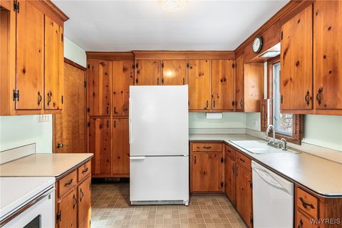 Tiny photo for 250 S 2nd Street, Lewiston, NY 14092 (MLS # B1660644)