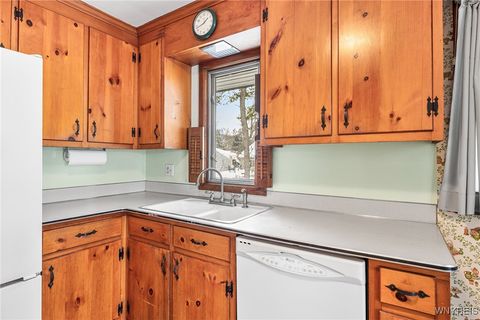 Tiny photo for 250 S 2nd Street, Lewiston, NY 14092 (MLS # B1660644)