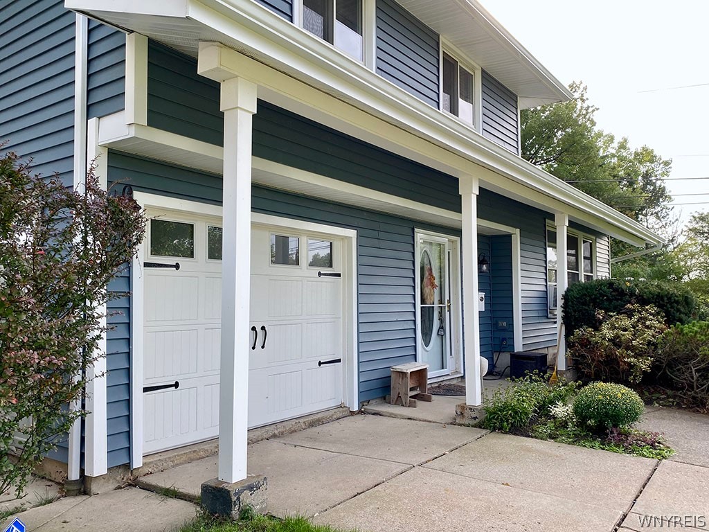 693 Edgewater Drive
