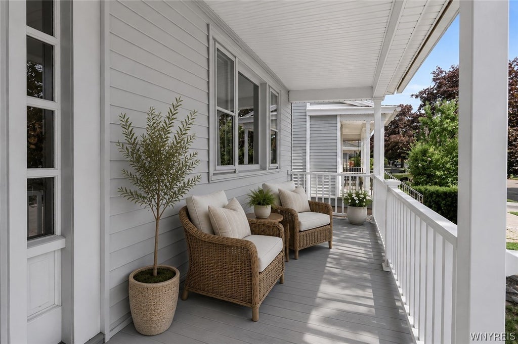 Photo of 193 14th Street, Buffalo, NY 14213 (MLS # B1709514)