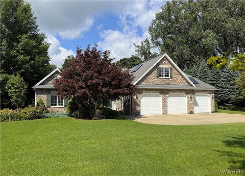 Photo of 10580 Tillman Road, Clarence, NY 14031 (MLS # B1710015)
